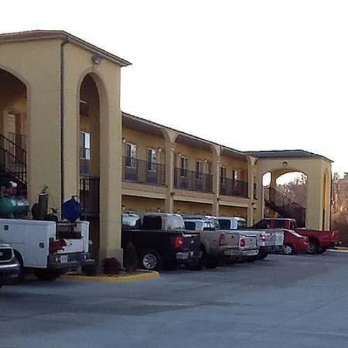 Muskogee Inn And Suites Екстериор снимка